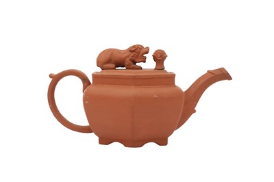 Lot 764 - A CHINESE HEXAGONAL YIXING ZISHA TEAPOT AND LION FINIAL.