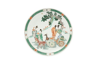 Lot 496 - A CHINESE FAMILLE VERTE 'IMMORTAL MAIDENS' CHARGER.