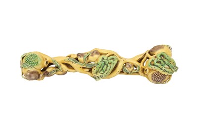 Lot 767 - A CHINESE FAMILLE VERTE 'FRUIT' RUYI SCEPTRE.