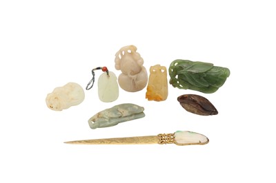 Lot 190 - GROUP OF EIGHT CHINESE JADE 'VEGETABLE' CARVINGS.