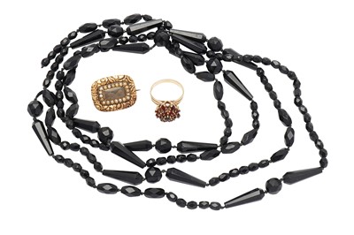 Lot 50 - A GROUP OF MOURNING JEWELLERY