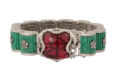 Lot 224 - A garnet and diamond bracelet