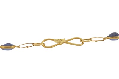 Lot 183 - A sapphire longchain