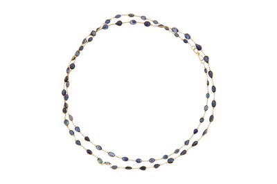 Lot 183 - A sapphire longchain