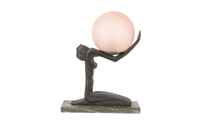 Lot 363 - AN ART DECO STYLE FIGURAL TABLE LAMP