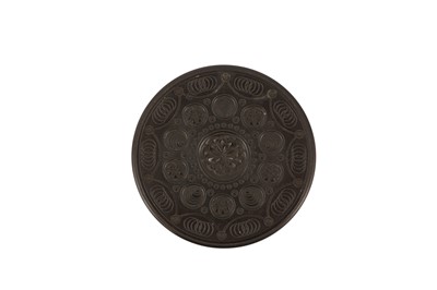 Lot 159 - A 19TH CENTURY TREEN CIRCULAR SNUFF BOX