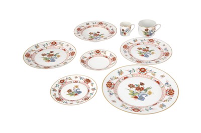Lot 248 - AN EXTENSIVE HAVILAND LIMOGES TEA AND DINNER SERVICE