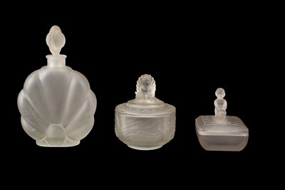Lot 347 - AN ETLING, FRANCE FROSTED GLASS TRINKET BOX