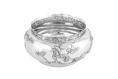 Lot 236 - A late 19th century Chinese Export silver bowl, Canton circa 1880 retailed by Luen Wo