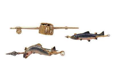 Lot 48 - THREE NOVELTY BAR BROOCHES