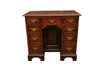 Lot 162 - AN EARLY 18TH CENTURY STYLE OAK KNEEHOLE DESK, 19TH CENTURY