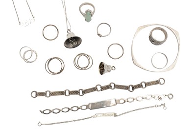 Lot 54 - A GROUP OF JEWELLERY