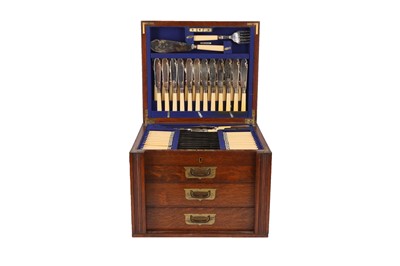 Lot 132 - AM OAK WELLINGTON TYPE CANTEEN OF SILVER PLATED FLATWARE, EARLY 20TH CENTURY