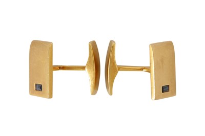 Lot 92 - A pair of sapphire cufflinks
