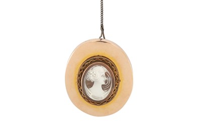 Lot 22 - A cameo brooch/pendant