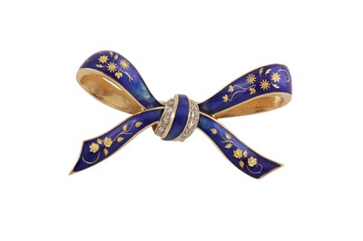 Lot 36 - An enamel bow brooch
