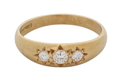 Lot 39 - A diamond three-stone ring