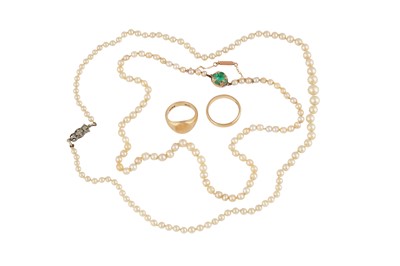 Lot 77 - A SMALL GROUP OF JEWELLERY