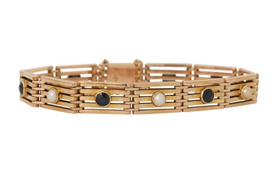 Lot 187 - A sapphire and pearl bracelet
