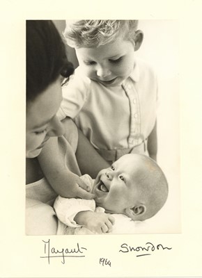 Lot 84 - PHOTOGRAPH SIGNED BY PRINCESS MARGARET AND ANTONY ARMSTRONG JONES