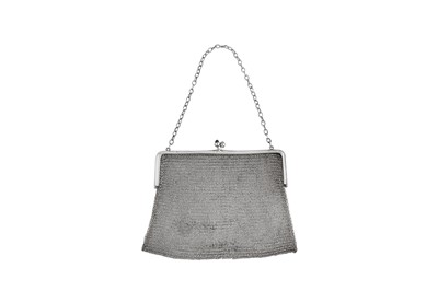 Lot 82 - An early 20th century sapphire set sterling silver mesh evening bag, import marks for Birmingham 1909 by Steinhart & Co