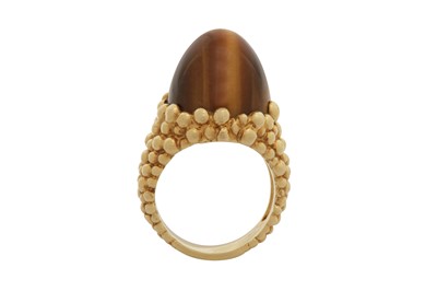 Lot 239 - Kutchinsky | A tiger's eye gold ring, 1970-71