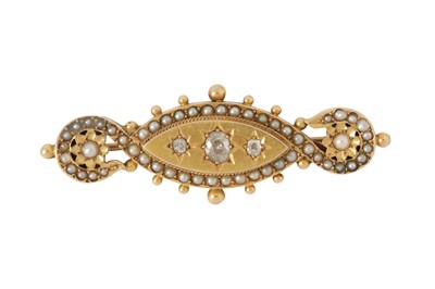 Lot 18 - An Edwardian diamond and seed pearl brooch