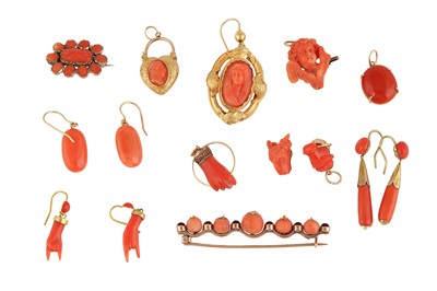 Lot 82 - λ A GROUP OF CORAL JEWELLERY
