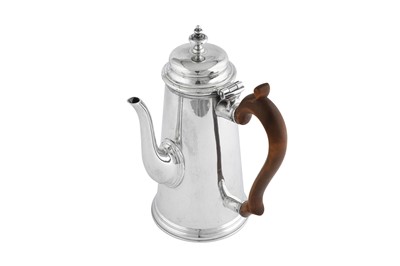 Lot 651 - An early George II Irish sterling silver coffee pot, Dublin 1727, possibly by Robert Calderwood (active 1727-66)