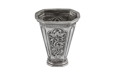 Lot 185 - An early 20th century Siamese (Thai) unmarked silver betel leaf holder, probably Central Thailand circa 1910