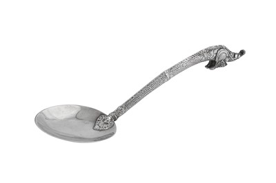 Lot 183 - An early 20th century Siamese (Thai) silver ladle, probably Bangkok circa 1930