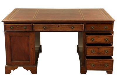 Lot 145 - AN EARLY 20TH CENTURY MAHOGANY PARTNERS DESK