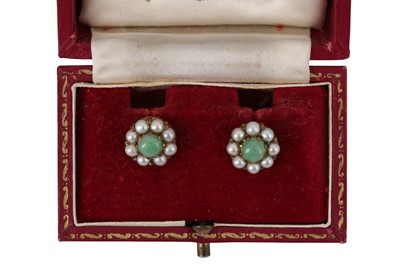 Lot 221 - A PAIR OF JADE AND PEARL CLUSTER EARSTUDS