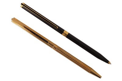 Lot 270 - A FRENCH S.T. DUPONT GOLD PLATED BALLPOINT PEN