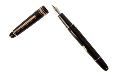 Lot 260 - A GERMAN MONTBLANC MEISTERSTUCK 'HOMMAGE À FRÉDÉRIC CHOPIN' FOUNTAIN PEN