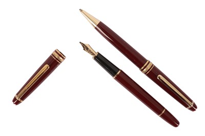 Lot 262 - A GERMAN MONTBLANC MEISTERSTUCK FOUNTAIN PEN AND BALLPOINT PEN