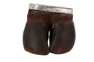Lot 56 - A SILVER MOUNTED TAXIDERMY WATER BUFFALO HOOF