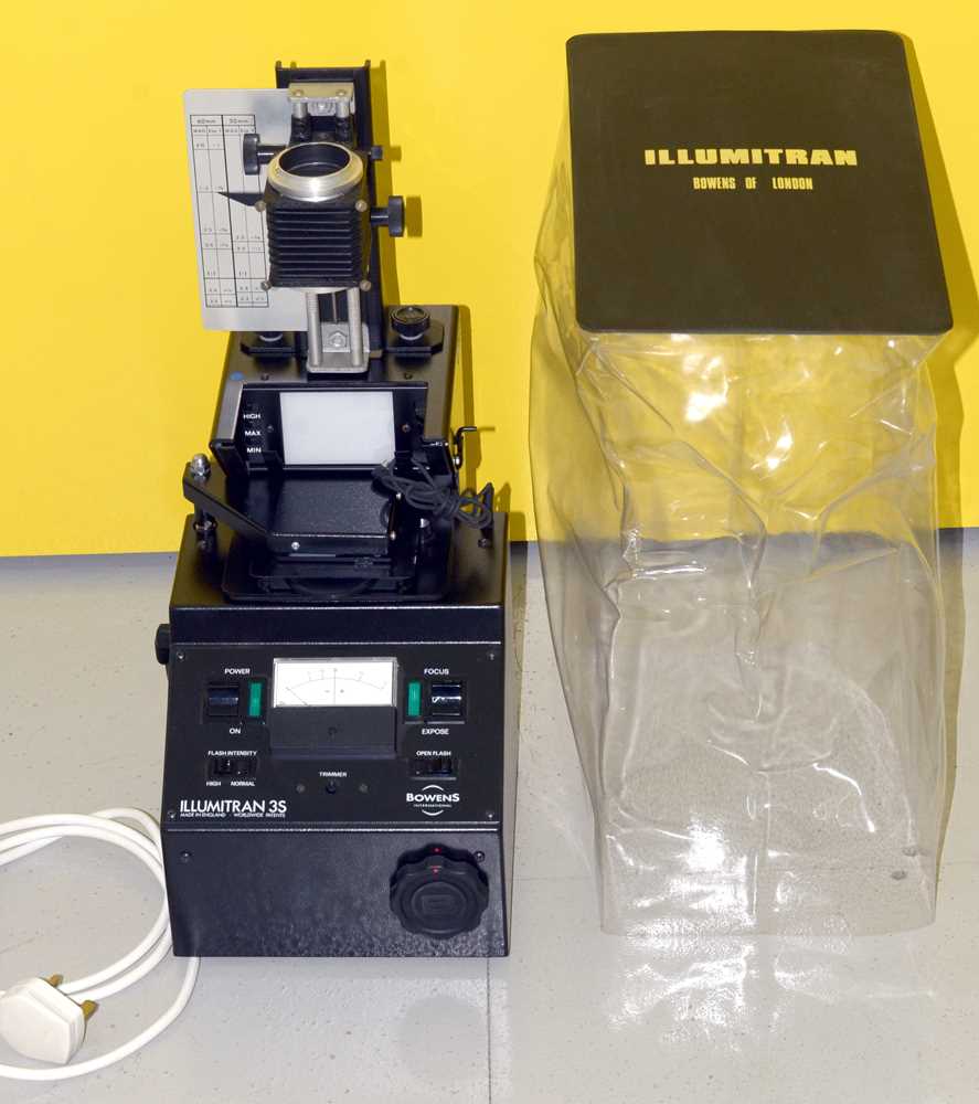 Lot 61 - Bowen's Illumitran 3S Slide Copier with Contrast Control Unit.