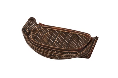 Lot 10 - A late 18th century Neapolitan gold pique work tortoiseshell snuff box, Naples circa 1780