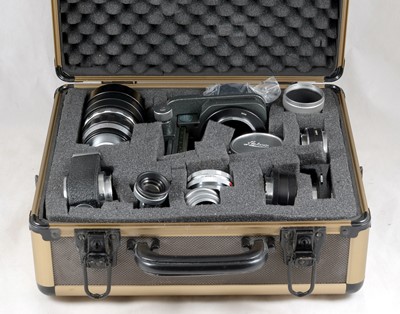 Lot 85 - A Extensive Leica Visoflex Close-Up Outfit.
