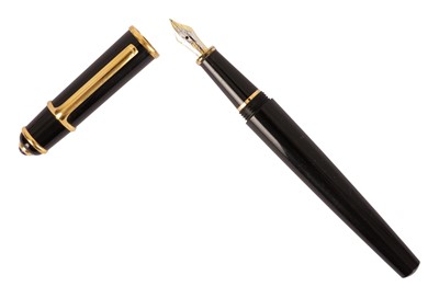 Lot 252 - A FRENCH CARTIER 'DIABOLO DE CARTIER' FOUNTAIN PEN