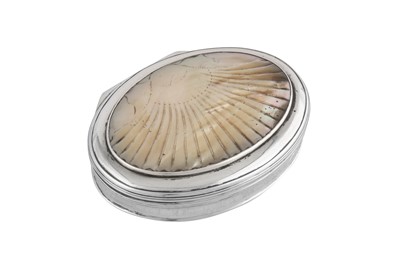 Lot 1 - A George I silver and mother of pearl snuff box, probably London circa 1720