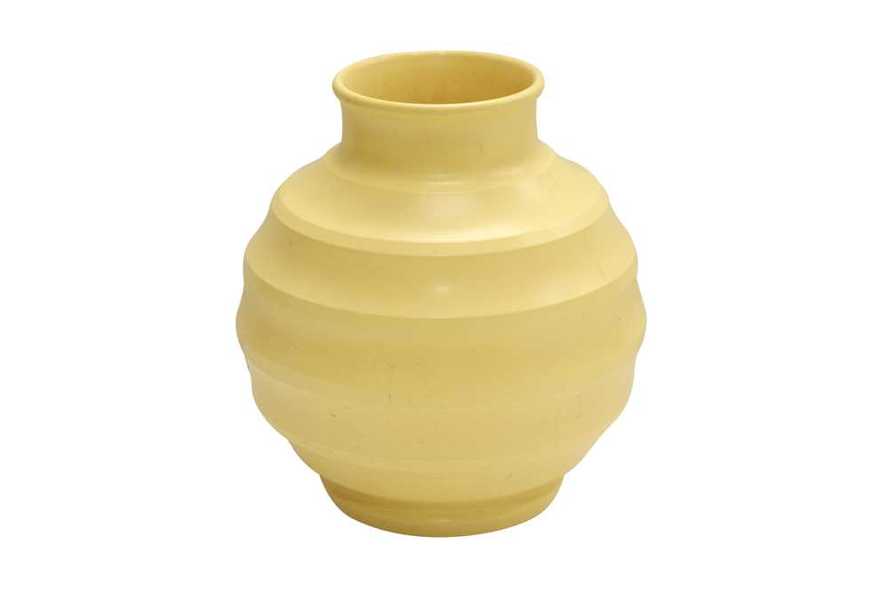 Lot 31 - KEITH MURRAY (NEW ZEALAND-BRITAIN 1892-1921) FOR WEDGWOOD