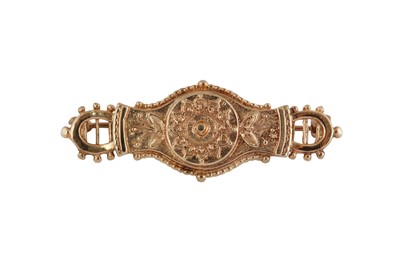 Lot 51 - A 9 CARAT GOLD BROOCH