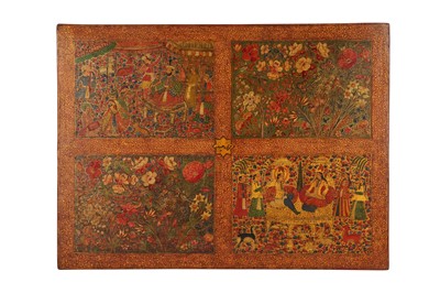 Lot 555 - A LARGE KASHMIRI GILT AND LACQUERED PAPIER-MÂCHÉ LIDDED BOX