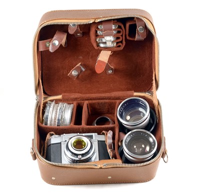 Lot 546 - A Zeiss Ikon 529/24 Contina Outfit.