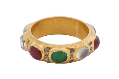 Lot 42 - A gem-set planet ring