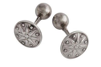 Lot 91 - A PAIR OF CUFFLINKS BY ZOLOTAS