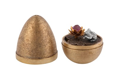 Lot 70 - An Elizabeth II sterling silver gilt surprise egg, London 1972 by Stuart Devlin (1931-2018)