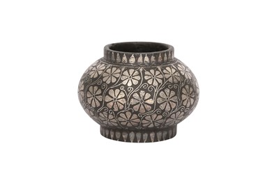 Lot 509 - A MINIATURE SILVER-INLAID BIDRI INKWELL